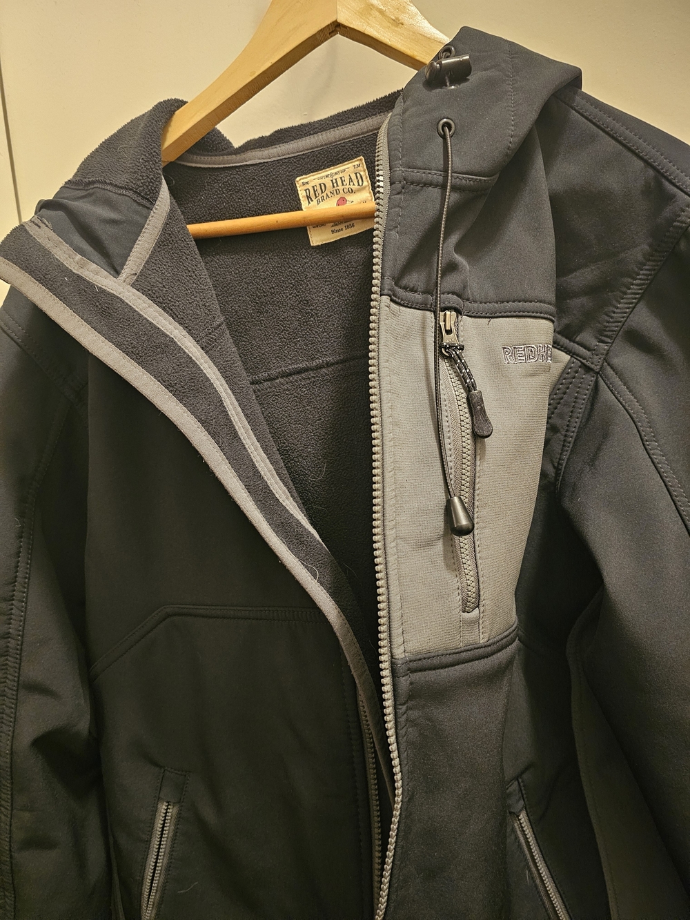 RedHead Men's Black & Gray Hooded Softshell Jacket